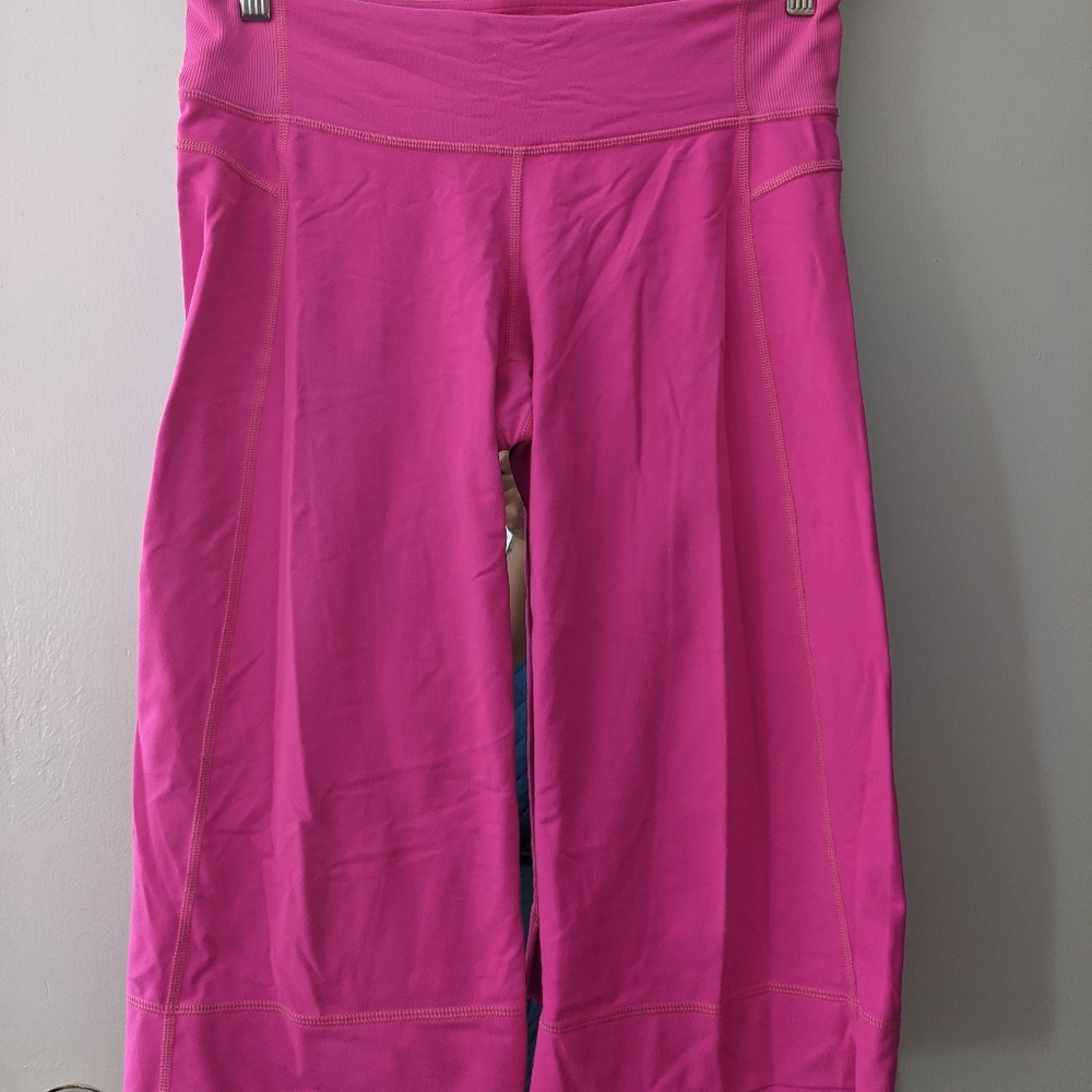 Lululemon pink wide leg crops